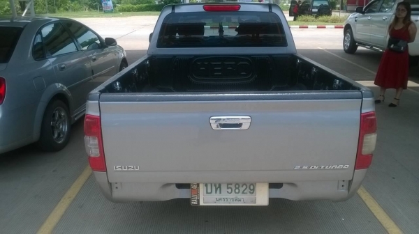 ขายรถกระบะ ISUZU DMAX SLX 2.5 ปี 47 สวยบางเดิม ล้อแมกซ์ กระจกไฟฟ้า แมกลายเนอร์ แอร์เย็น ทะเบียนพร้อมโอนครับ