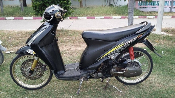 ขาย ซูซูกิ สเต๊ป125 คับ รถมีทะเบียน ขาดต่อคับ เครื่องเดิมดีๆคับ ขาย 5900 ขาย ซูซูกิ สเต๊ป125 คับ รถมีทะเบียน ขาดต่อคับ เครื่องเดิมดีๆคับ ขาย 5900