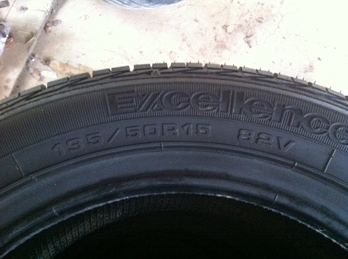ขายยางGoodyear ยางใหม่ขนาด 195/50/15 ชุดละ4000บาท
