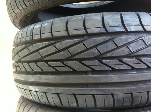 ขายยางGoodyear ยางใหม่ขนาด 195/50/15 ชุดละ4000บาท