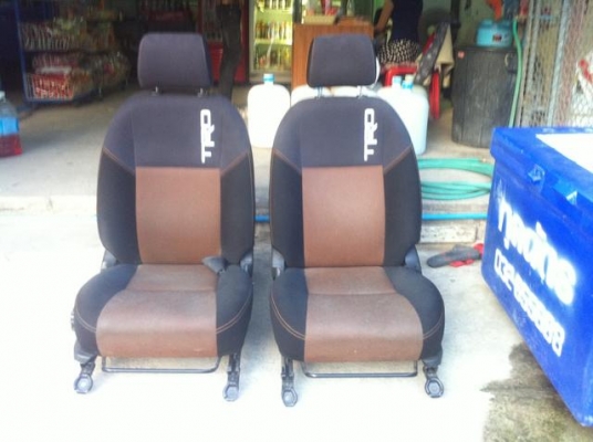 เบาะ toyota champ พรีรันเนอร์ TRD แท้ติดรถ คู่หน้า 5000 บาท