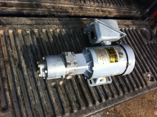 มอเตอร์ปั๊มไฮโดรลิก NIPPON ขนาด 1/2 แรงม้า 220 V. สามเฟสต่อใข้ไฟบ้านเราได้