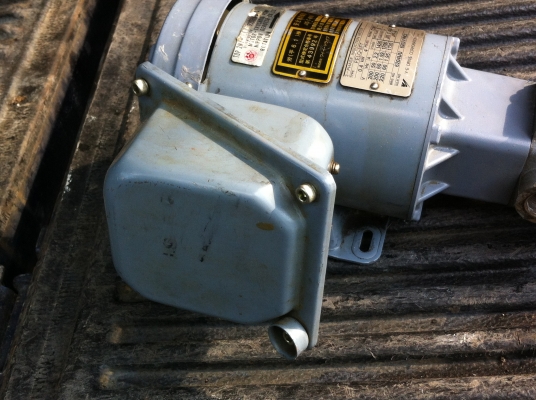 มอเตอร์ปั๊มไฮโดรลิก NIPPON ขนาด 1/2 แรงม้า 220 V. สามเฟสต่อใข้ไฟบ้านเราได้