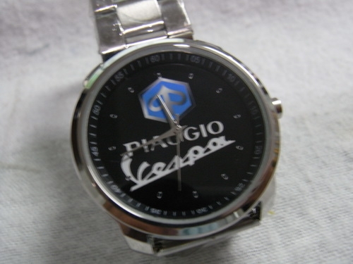 นาฬิกา เวสป้า สวยพร้อมใช้ ระบบควอท สะดวก งดงาม