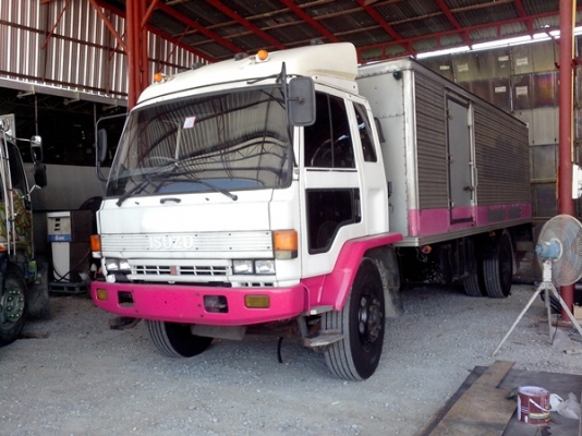 ขายรถบรรทุกหกล้อตู้แห้งอีซูซูร็อคกี้เครื่อง 220 แรงม้า 6HH1แน่นมากๆๆ