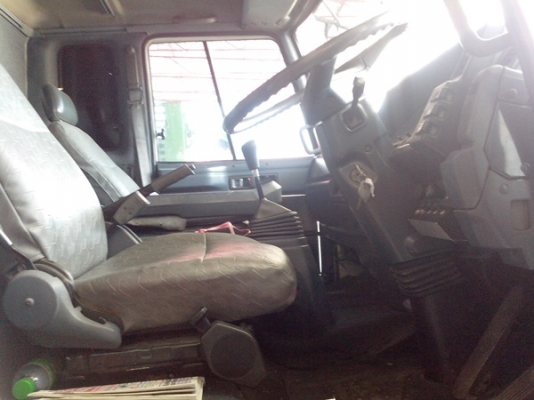 ขายรถบรรทุกหกล้อตู้แห้งอีซูซูร็อคกี้เครื่อง 220 แรงม้า 6HH1แน่นมากๆๆ