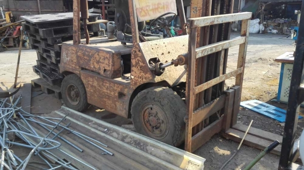 โฟคลิฟท์มือสอง.Toyota 3 ตัน 3 เมตร ราคาต่อมาครับ