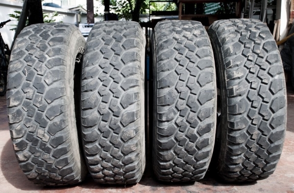 ยาง mud maxxis 265/75/16 ปี 08 ยาง mud maxxis 265/75/16 ปี 08