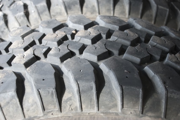 ยาง mud maxxis 265/75/16 ปี 08 ยาง mud maxxis 265/75/16 ปี 08