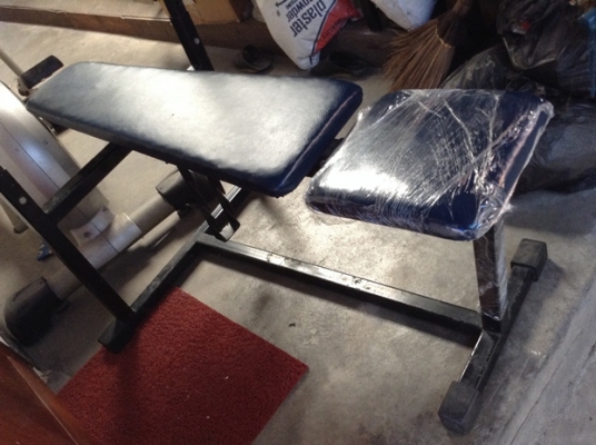 ขายเก้าอี้ออกกำลังเก้าอี้บาร์เบลดัมเบลมือสอง ปรับระดับได้ 1900 บาท ตามรูป สภาพดี ขายเก้าอี้ออกกำลังเก้าอี้บาร์เบลดัมเบลมือสอง ปรับระดับได้ 1900 บาท ตามรูป สภาพดี