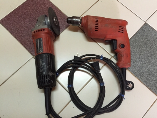 ขายหินเจียขนาดใบ4นิ้วยี่ห้อMaktec+สว่าน3หุนซ้ายขวาพร้อมใช้งานคับ