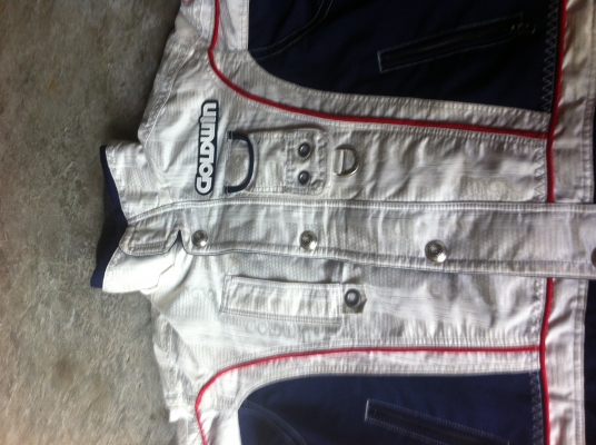 ขุดเสื้อและกางเกง Gold Win เสื่อและกางเกงอย่างดีกันลมกันหนาว