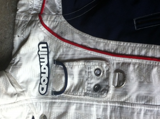 ขุดเสื้อและกางเกง Gold Win เสื่อและกางเกงอย่างดีกันลมกันหนาว