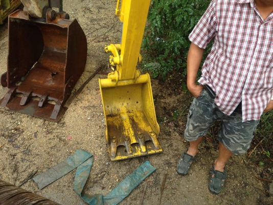 ขายรถขุดเล็ก komatsu pc20 นำเข้าญี่ปุ่น