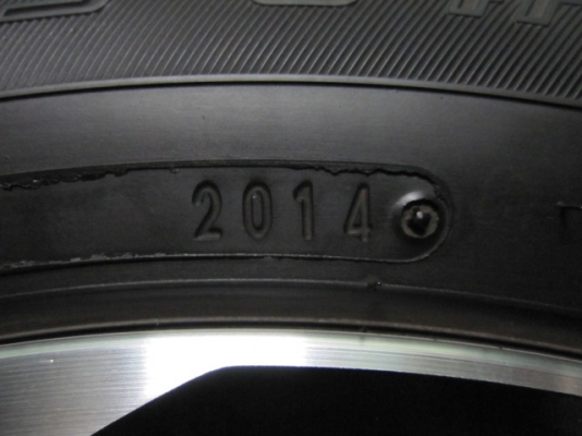 ขายล้อแม็ก TOYOTA VIOS YARIS ทำสีดำและปัดหน้าเงามาใหม่ พร้อมยางขอบ 15