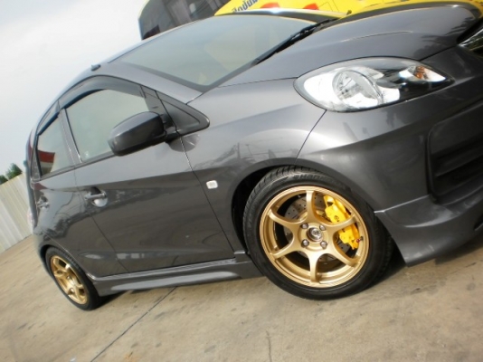 HONDA BRIO 1.2 V ปี2013 วิ่งน้อย 8,xxxkm.