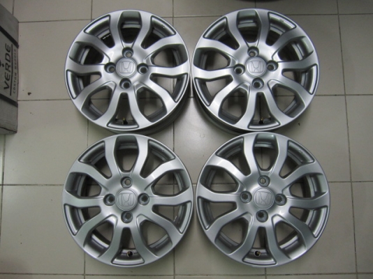 ขายล้อแม็ก HONDA BRIO AMAZE ขอบ 14 สภาพใหม่มากๆ สีเดิม ไม่มีซ่อม ไม่มีรอยเบียด