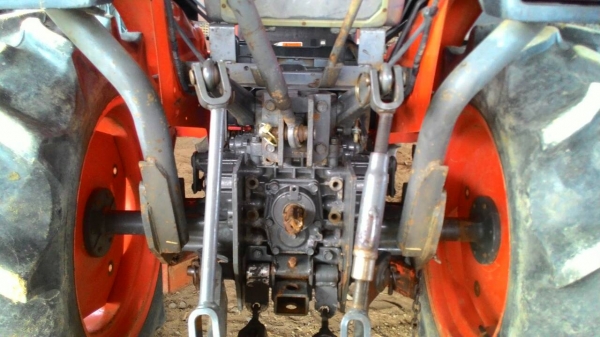 ขายรถไถ KUBOTA L2420 พร้อมดันหน้า ราคา 175,000 อ.แกลง จ.ระยอง  สอบถาม 0818618678  ID Line = carbonthai