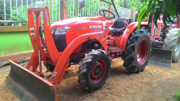 ขายรถไถ KUBOTA L3608 พร้อมดันหน้าคานบน ราคา 265,000 อ.แกลง จ.ระยอง สอบถาม 0818618678 ID Line= carbonthai ขายรถไถ KUBOTA L3608 พร้อมดันหน้าคานบน ราคา 265,000 อ.แกลง จ.ระยอง สอบถาม 0818618678 ID Line= carbonthai