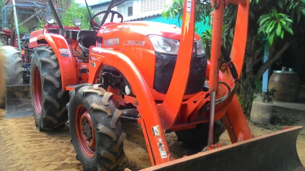 ขายรถไถ KUBOTA L3608 พร้อมดันหน้าคานบน ราคา 265,000 อ.แกลง จ.ระยอง สอบถาม 0818618678  ID Line= carbonthai