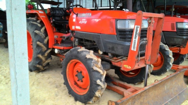 ขายรถไถ KUBOTA L4508 พร้อมดันหน้า ราคา 235,000 อ.แกลง จ.ระยอง สอบถาม 0818618678  ID Line= carbonthai