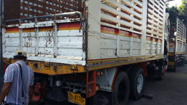 ขายรถพ่วง 18 ล้อ กระบะเหล็กคอกเกษตรไม่ดั้ม HINO F18 วางหัวสิงไฮเท็ก เครื่อง EK100 รถสวย ราคา.1100000 สนใจโทร