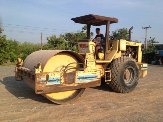 ขายรถบด ขนาด 10 ตัน 2 เพลา สภาพดี พร้อมใช้ เล่มทะเบียน ราคา.650000 สนใจโทร