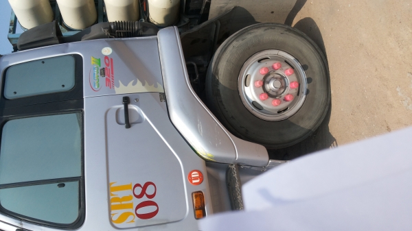 ขาย รถหัวลาก Nissan UD  454  320 แรงม้า ปี 47 , ปี 51 พร้อมหางกางปลา 2เพลา