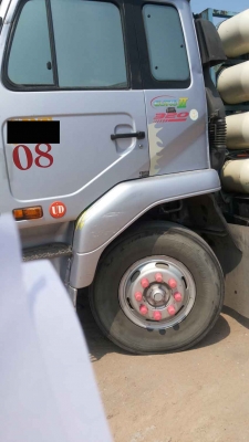 ขาย รถหัวลาก Nissan UD  454  320 แรงม้า ปี 47 , ปี 51 พร้อมหางกางปลา 2เพลา