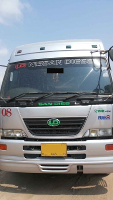 ขาย รถหัวลาก Nissan UD  454  320 แรงม้า ปี 47 , ปี 51 พร้อมหางกางปลา 2เพลา
