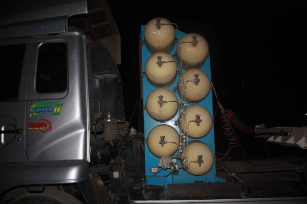 ขาย รถหัวลาก Nissan UD  454  320 แรงม้า ปี 47 , ปี 51 พร้อมหางกางปลา 2เพลา