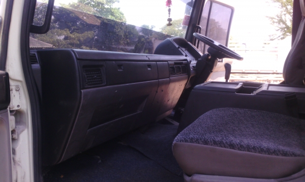 HINO FM 2k 260 แรงม้า 2 เพลา หัวคัสซี