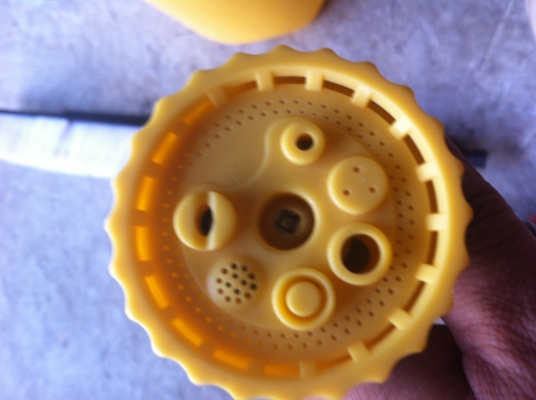 ถังฉีดน้ำอัดแรงดันแบบไม่ใข้ไฟฟ้าจากญี่ปุ่นพร้อมห้วฉีดแบบแปรงและหัวฉีดแบบรวม