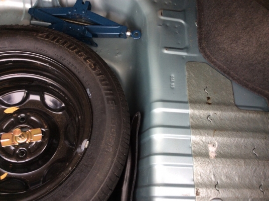 ขายรถ มิตซู Lancer  Cedia 1.8 se.i Limited ปี01ต้วท็อป ออโต้ ไฟฟ้าทั้งคัน เบาะหนังแท้ ลายไม้ airbag2ใบ abs ภายในสวยสะอาด แอร์เย็นฉ่ำ ตัวถังบางเดิมสวยมาก ไม่มีชนเลย สีเงาบางสวย เครื่องดี เกียร์ดี ช่วงล่างดีมาก รถขับดีมาก วิ่งน้อย ไมล์แท้ รถมือเดียวจากป้ายแ