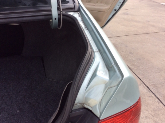 ขายรถ มิตซู Lancer  Cedia 1.8 se.i Limited ปี01ต้วท็อป ออโต้ ไฟฟ้าทั้งคัน เบาะหนังแท้ ลายไม้ airbag2ใบ abs ภายในสวยสะอาด แอร์เย็นฉ่ำ ตัวถังบางเดิมสวยมาก ไม่มีชนเลย สีเงาบางสวย เครื่องดี เกียร์ดี ช่วงล่างดีมาก รถขับดีมาก วิ่งน้อย ไมล์แท้ รถมือเดียวจากป้ายแ