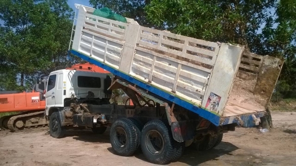 ขาย  HINO MEGA 220 แรงม้า สภาพพร้อมใช้งาน เครื่องเดิม เกียร์เดิม คัสซีสวยตลอดเส้น ภายในเก๋งสวย ทะเบียนพร้อมโอนครับ