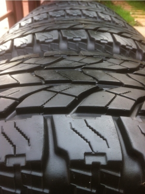 ยาง Yokohama 265 65 17 (ปี12) ดอกเยอะ เนื้อนิ่ม ดอกคมๆ