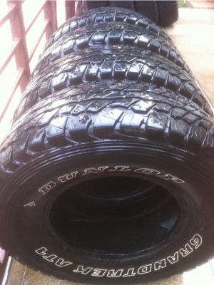 ยาง Dunlop 31 10.5 R15 ปลายปี12 ปีใหม่เนื้อนิ่มๆ