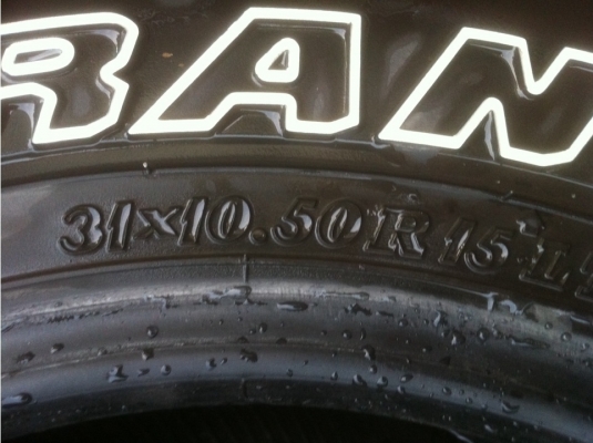 ยาง Dunlop 31 10.5 R15 ปลายปี12 ปีใหม่เนื้อนิ่มๆ