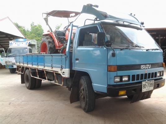 ISUZU NPR61P เครื่อง 130 แรง4BG1 เพาเวอร์ เกียร์สั้น หัวยกได้ กะบะยาว 5  ม. ยางหน้าใหม่ครับ