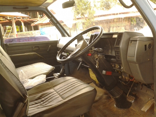 ISUZU NPR61P เครื่อง 130 แรง4BG1 เพาเวอร์ เกียร์สั้น หัวยกได้ กะบะยาว 5  ม. ยางหน้าใหม่ครับ