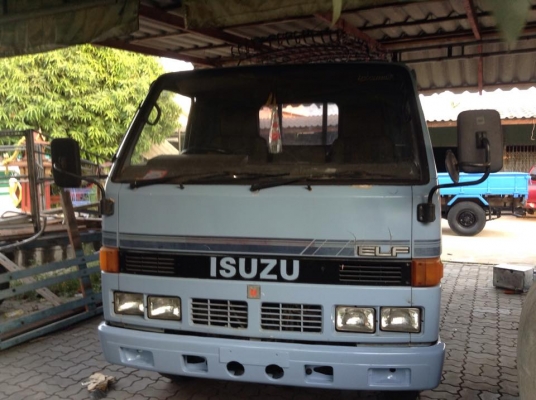 ขายรถอีซูซูnkr4ล้อรถบ้านรถห้างยกหัวใด้ เกียรสั้น