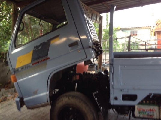 ขายรถอีซูซูnkr4ล้อรถบ้านรถห้างยกหัวใด้ เกียรสั้น