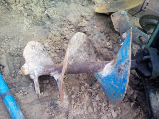 เครื่องเจาะหลุมรถไถใหญ่ สวยๆพร้อมใช้ ใหม่มาก พร้อมยอย