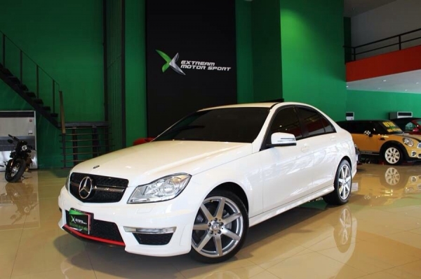 ขาย Benz C 200 ปี2014 รถออกศูนย์เบนซ์ไทยแลนด์ สีขาวแท้ ชุดแต่ง AMG แท้รอบคัน ท่อหลังออก 4 AMG กระจังหน้าดาวใหญ่แท้ ล้อAMG 18 แท้ ภายในดำ รถสภาพไม่ต่างกับรถใหม่ ขายเพียง 1,859,000 ราคาถูกสุดในตลาด จัดไฟแนทซ์ได้เต็ม พร้อมวารันตรีเซอร์วิทย์ฟรีทุกกรณี 6 เดือน