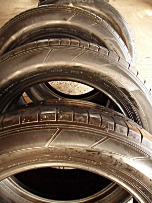 ยางขอบ18 ดันล็อป 225-60-R18ลงพื้นปลายปี13 (4เส้น4,900บ) ยางขอบ18 ดันล็อป 225-60-R18ลงพื้นปลายปี13 (4เส้น4,900บ)