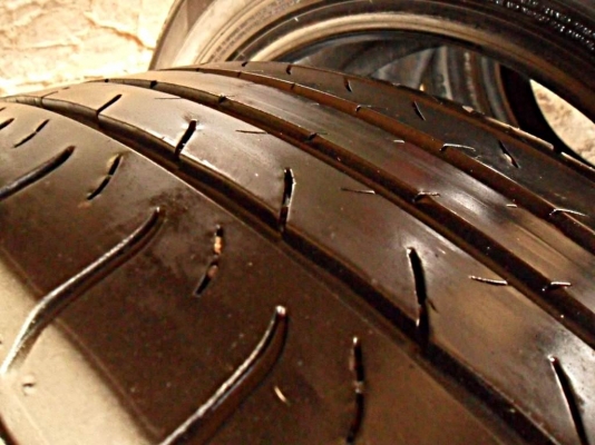 ยางขอบ18 ดันล็อป 225-60-R18ลงพื้นปลายปี13 (4เส้น4,900บ) ยางขอบ18 ดันล็อป 225-60-R18ลงพื้นปลายปี13 (4เส้น4,900บ)