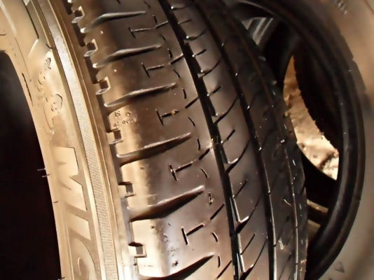 ยางรถกระบะขอบ15  มิชลิน205-70-R15ลงพื้นปี14 (4เส้น4,500บ)ดอกหนามาก90\%