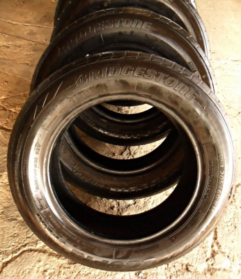 ยางขอบ16 บริดสโตน205-60-R16ลงพื้นปี14 (4เส้น 3,600บ)ดอกหนามาก90\% นิ่มมากๆ ขอบอก