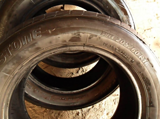 ยางขอบ16 บริดสโตน205-60-R16ลงพื้นปี14 (4เส้น 3,600บ)ดอกหนามาก90\% นิ่มมากๆ ขอบอก ยางขอบ16 บริดสโตน205-60-R16ลงพื้นปี14 (4เส้น 3,600บ)ดอกหนามาก90\% นิ่มมากๆ ขอบอก